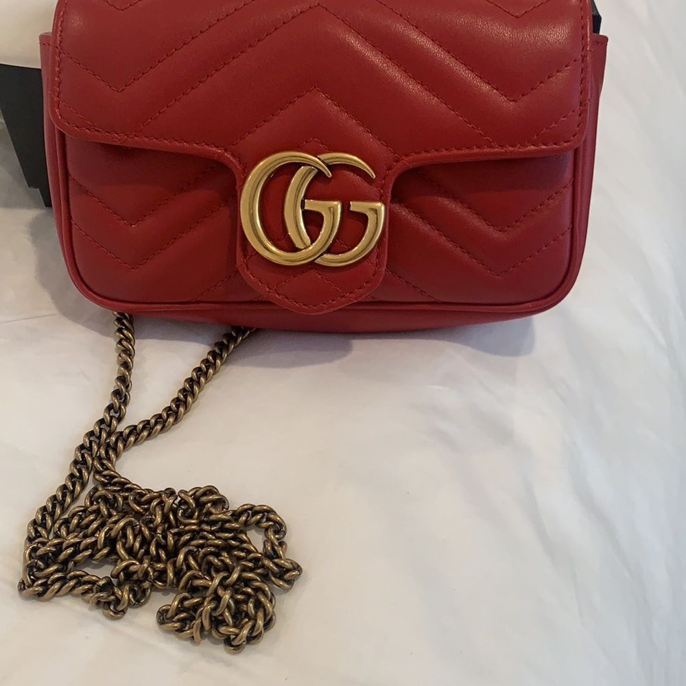 GG Marmont matelassé leather super mini bag